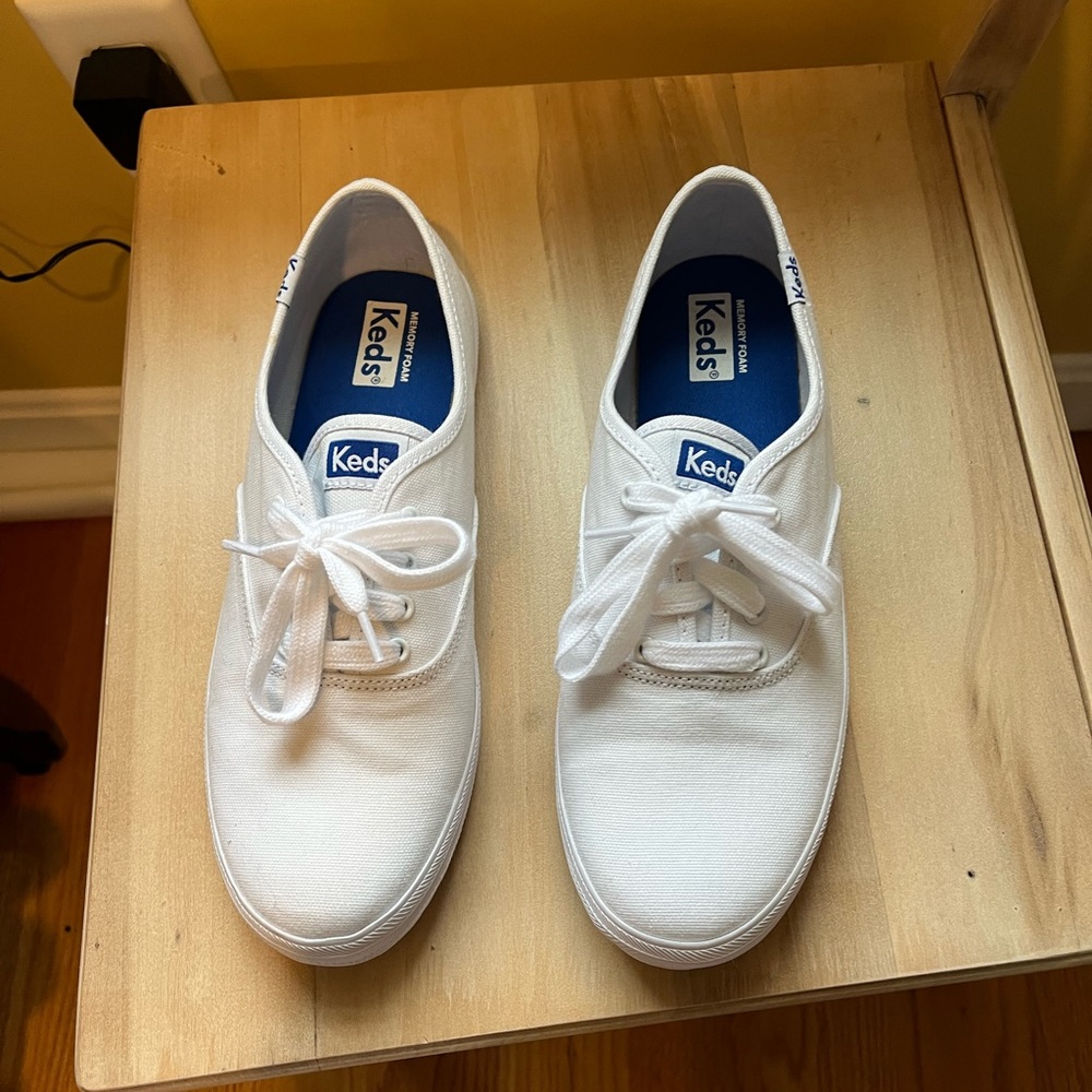 NEW Keds white sneaker